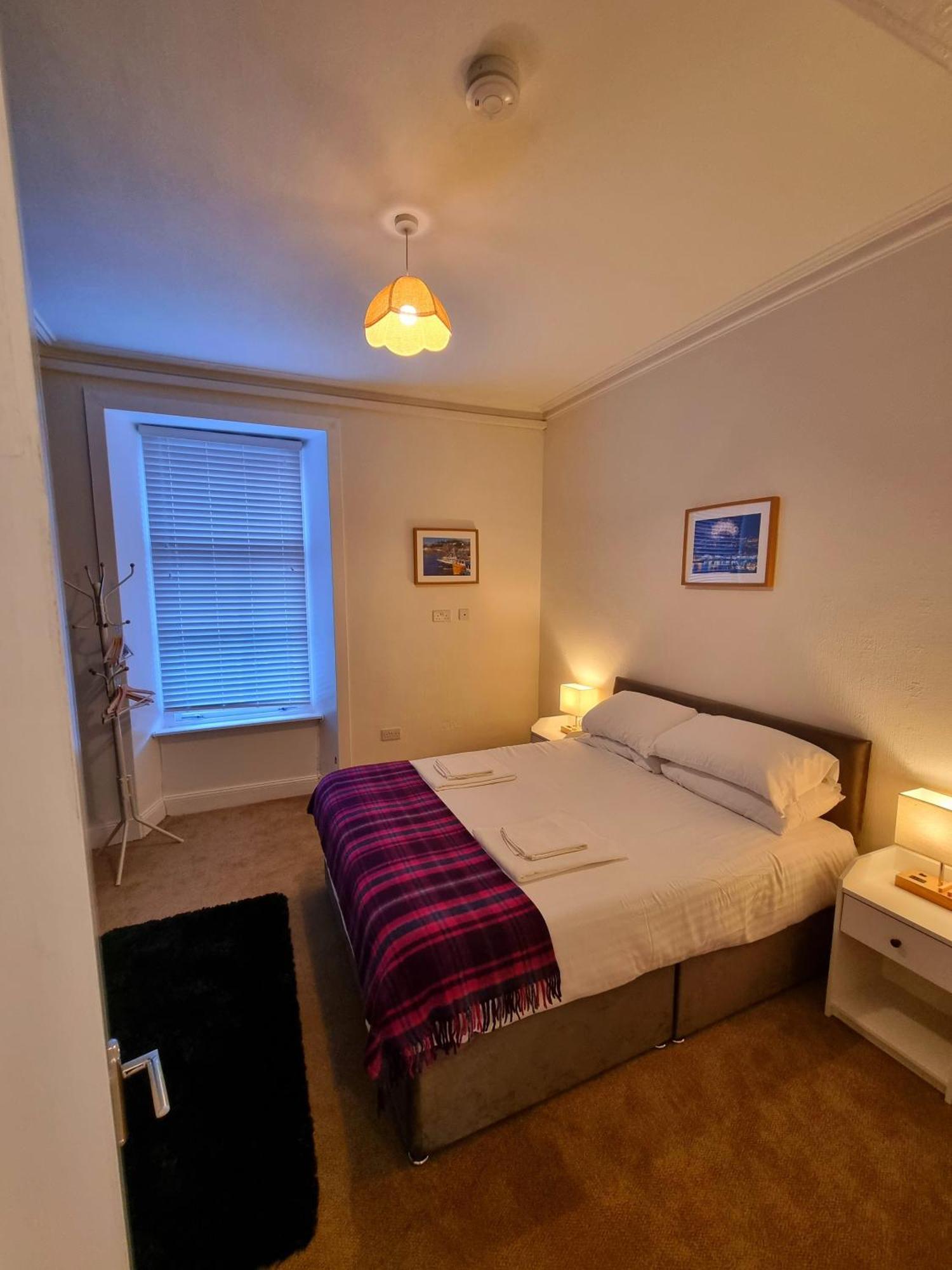 The Rail & Ferry Den Apartment Oban Bagian luar foto