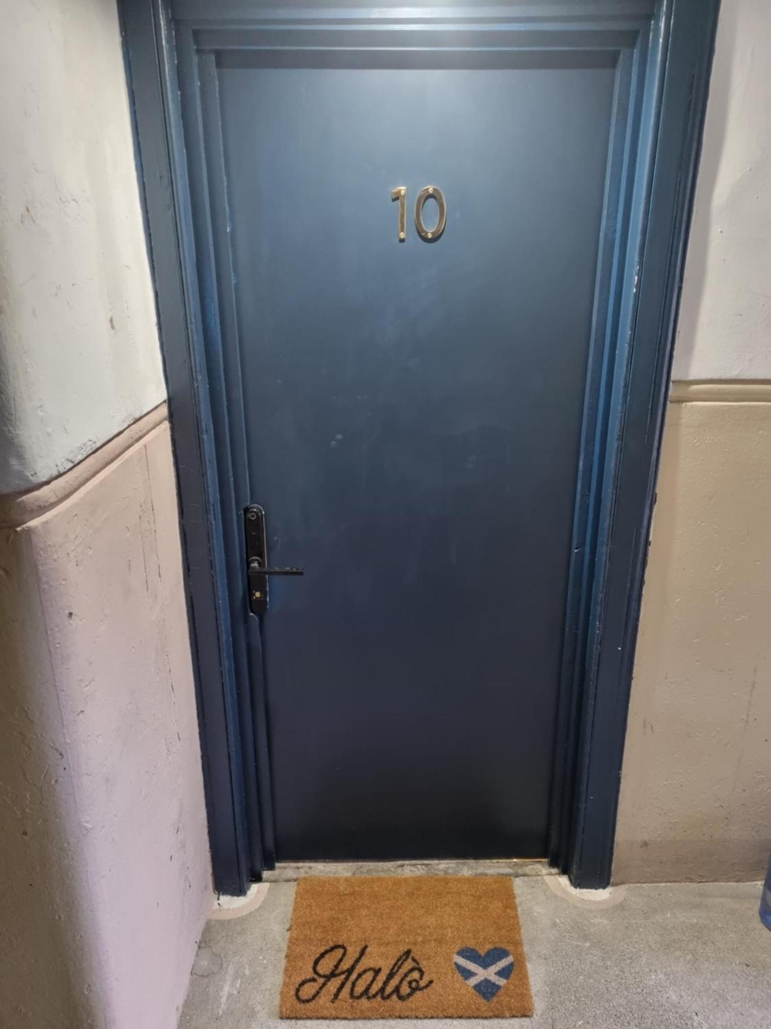 The Rail & Ferry Den Apartment Oban Bagian luar foto
